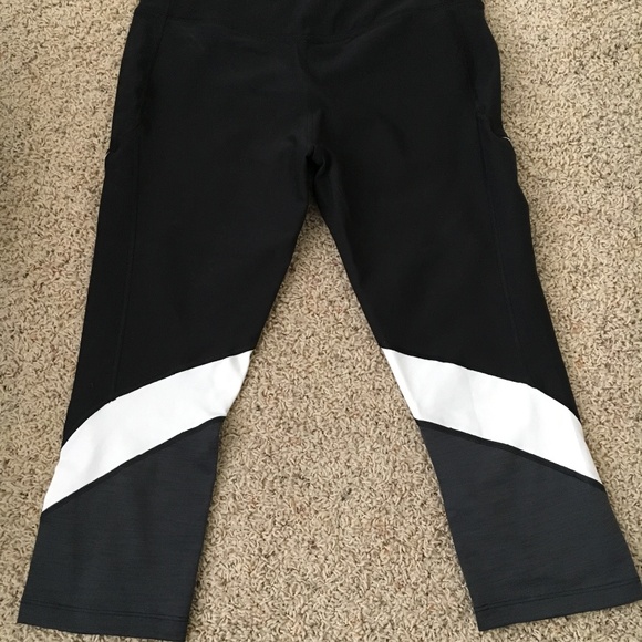 Nike Dri-fit cropped workout pants - Picture 8 of 8